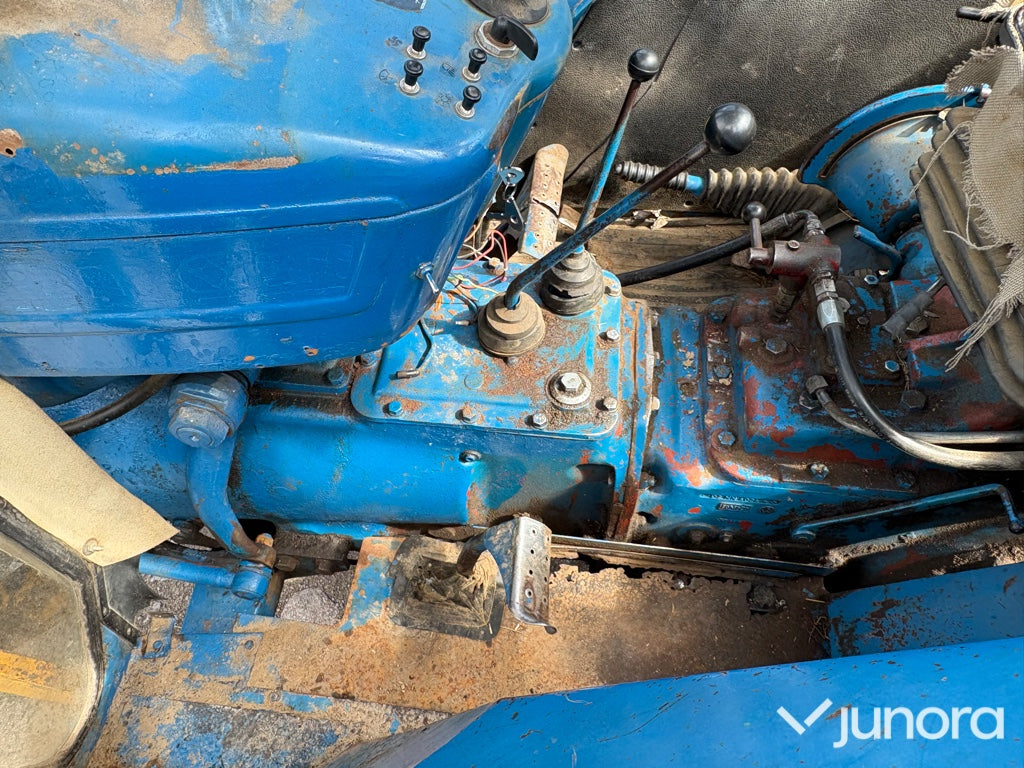 Traktor Ford 5000 med lastare