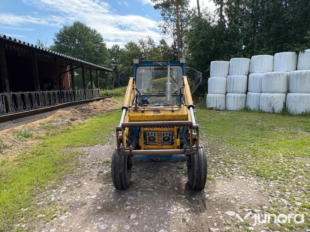 Traktor Ford 5000 med lastare