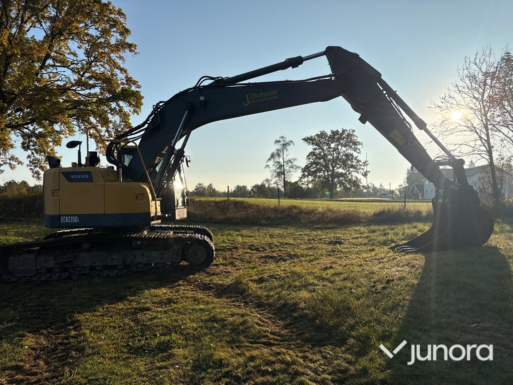 Bandgrävare - Volvo ECR235DL med tiltrotator