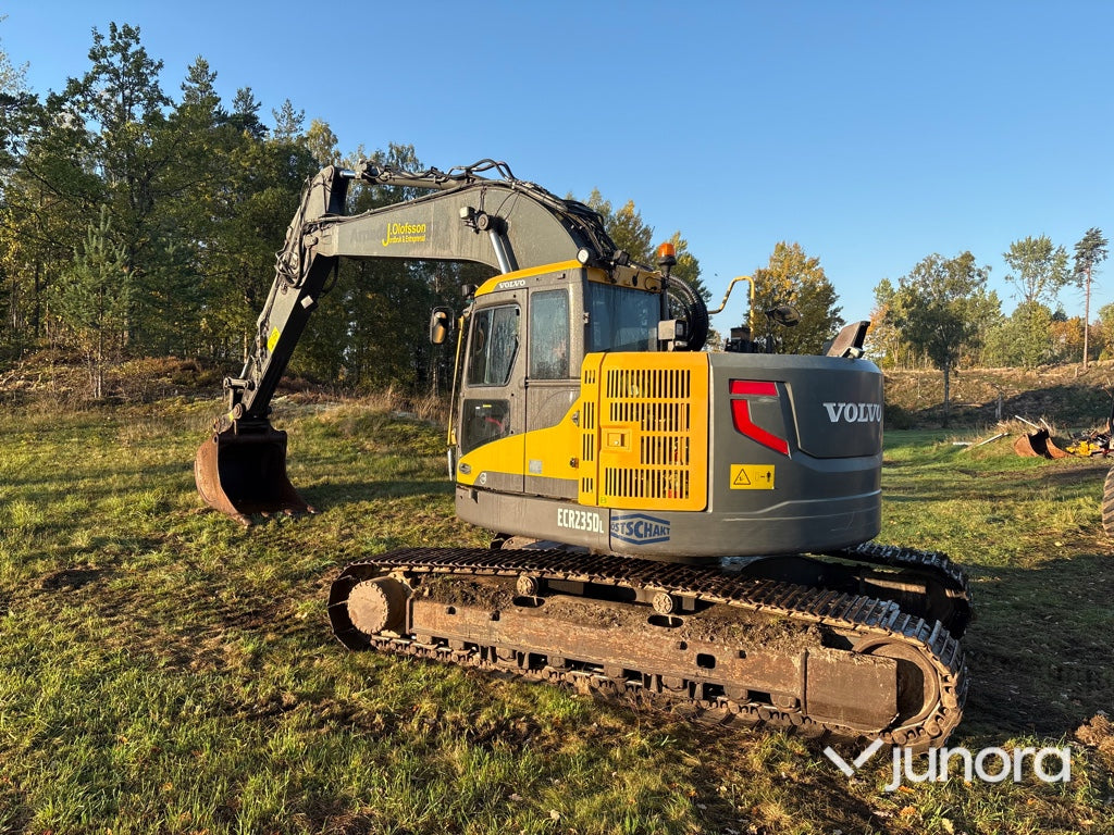 Bandgrävare - Volvo ECR235DL med tiltrotator