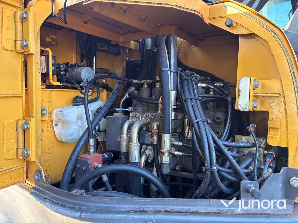 Bandgrävare - Volvo ECR235DL med tiltrotator
