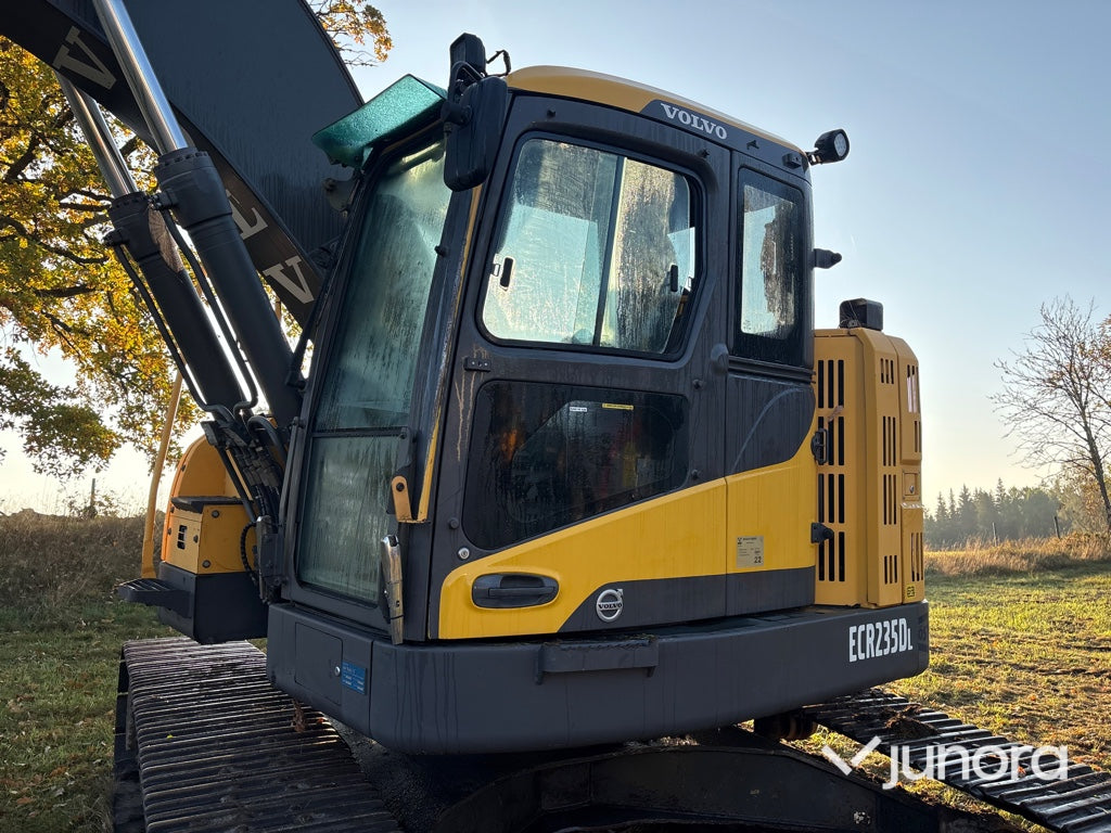 Bandgrävare - Volvo ECR235DL med tiltrotator