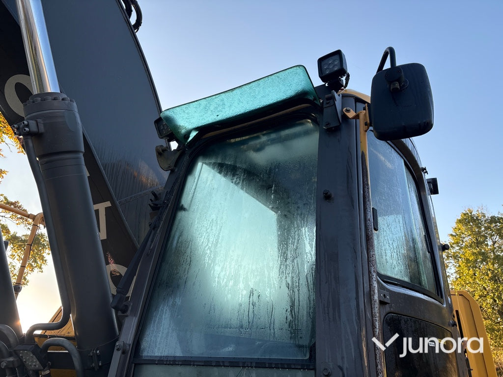 Bandgrävare - Volvo ECR235DL med tiltrotator