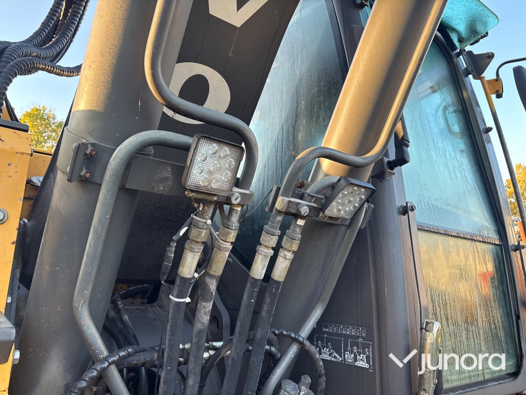 Bandgrävare - Volvo ECR235DL med tiltrotator