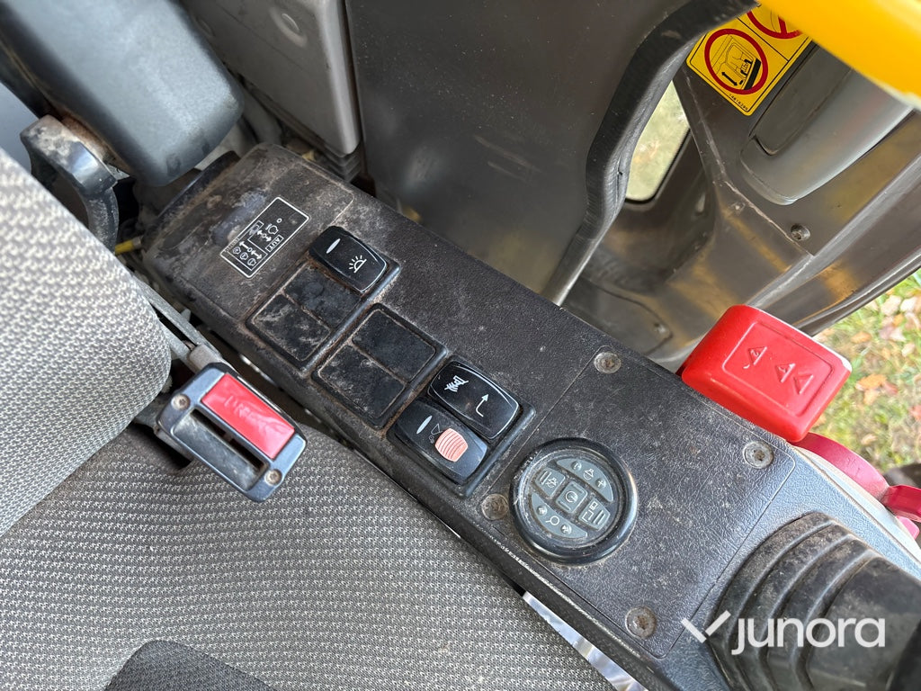 Bandgrävare - Volvo ECR235DL med tiltrotator