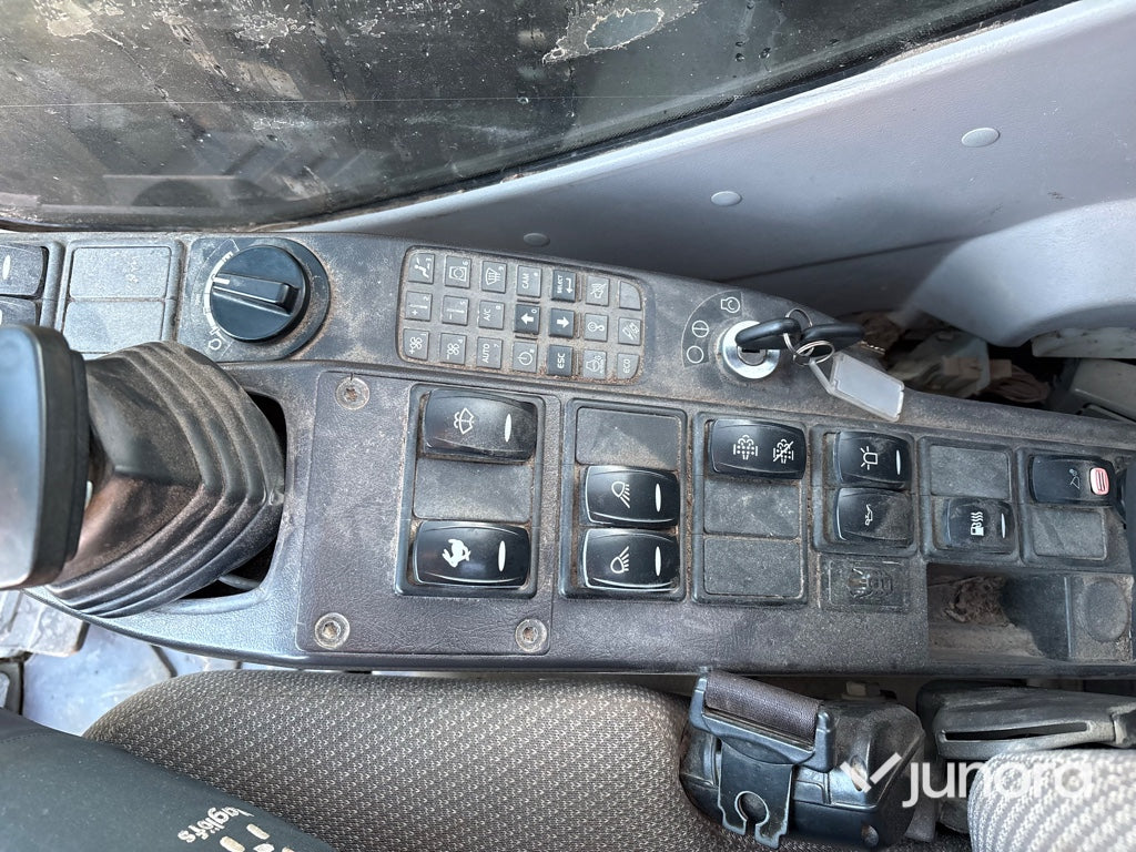 Bandgrävare - Volvo ECR235DL med tiltrotator