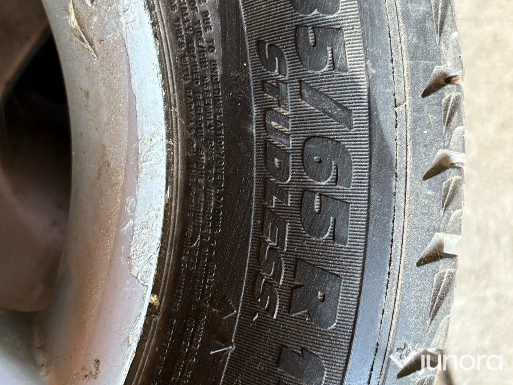 Aluminium fälg med däck