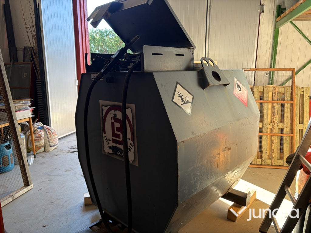 Dieseltank Wikers 1600