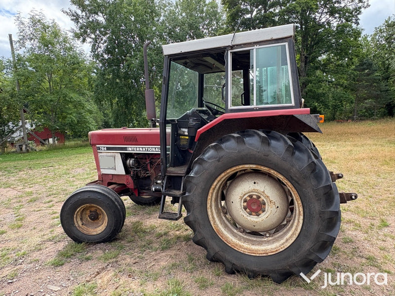 Traktor International 784