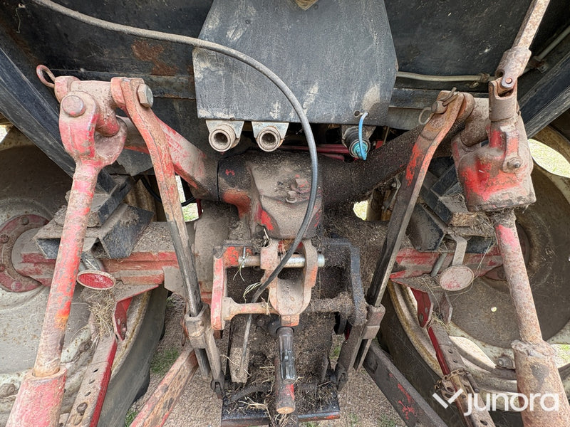 Traktor International 784