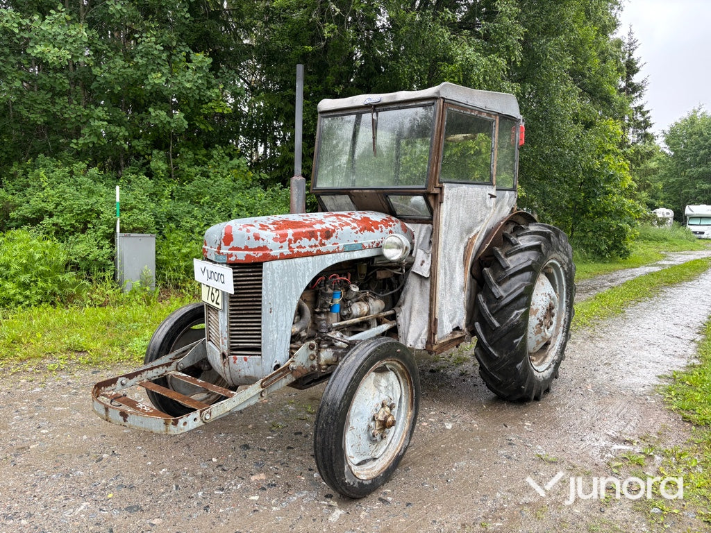 Veterantraktor - Massey Ferguson, TEA 20B, Grålle