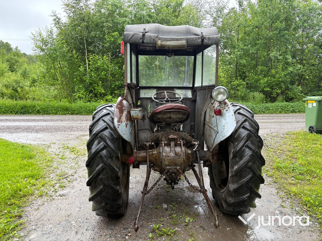 Veterantraktor - Massey Ferguson, TEA 20B, Grålle