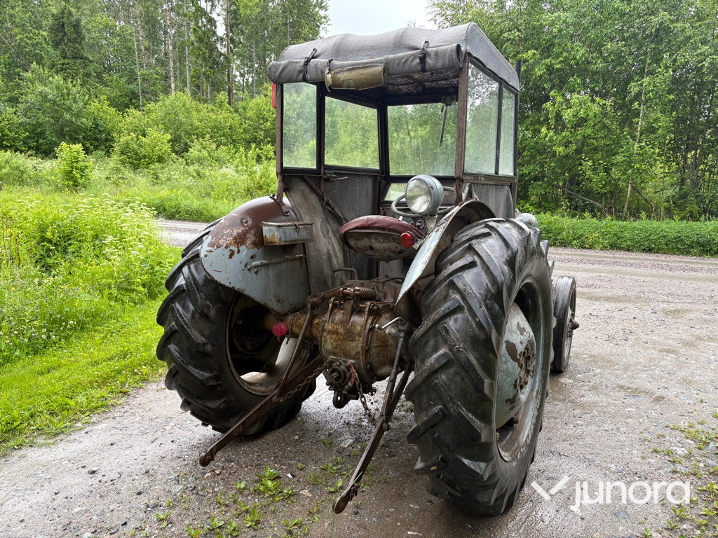 Veterantraktor - Massey Ferguson, TEA 20B, Grålle