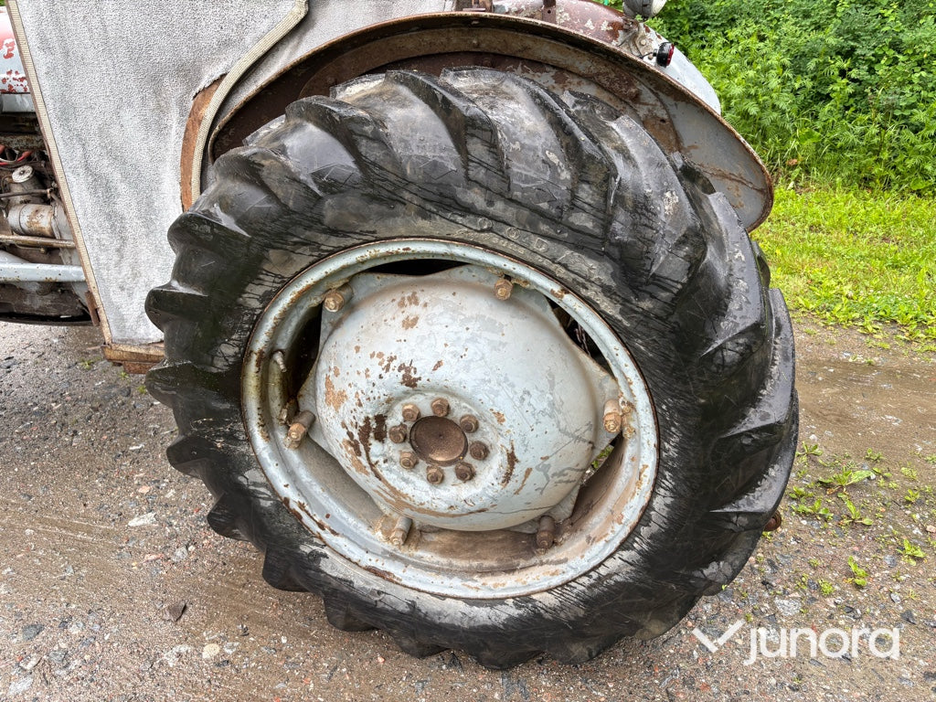 Veterantraktor - Massey Ferguson, TEA 20B, Grålle