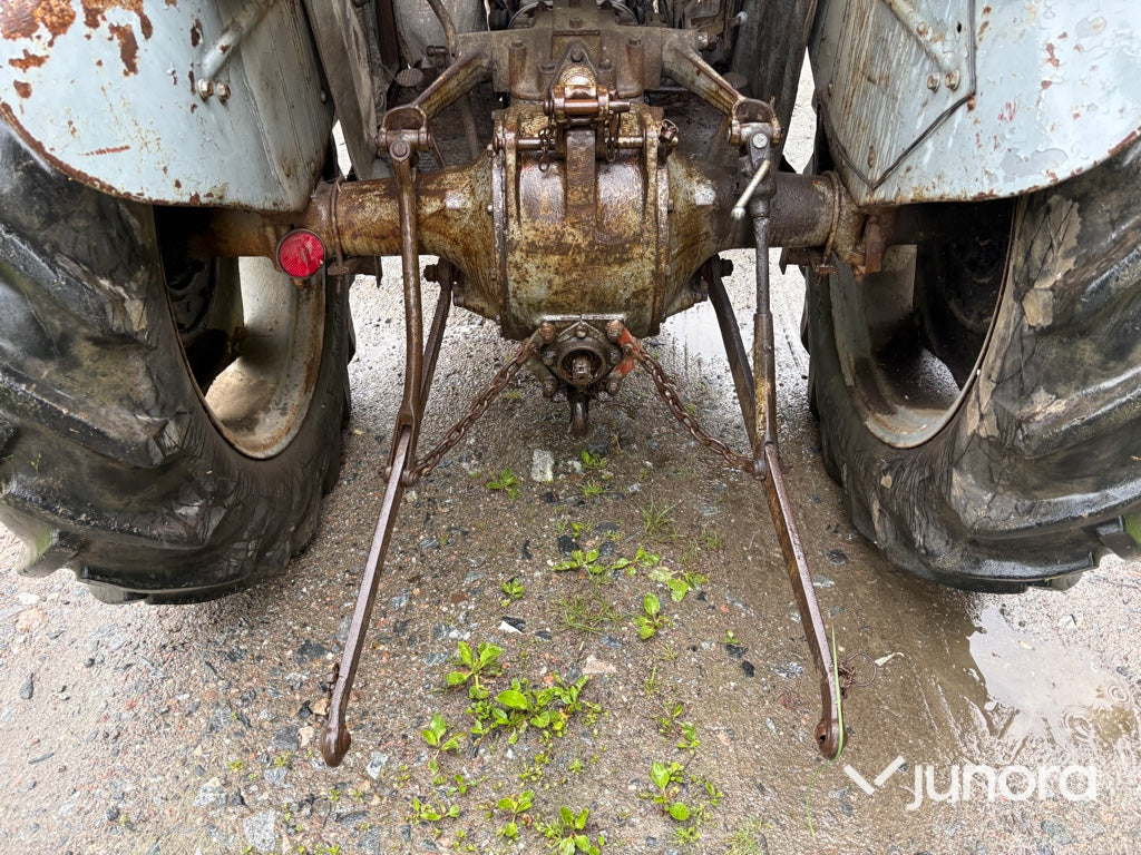 Veterantraktor - Massey Ferguson, TEA 20B, Grålle