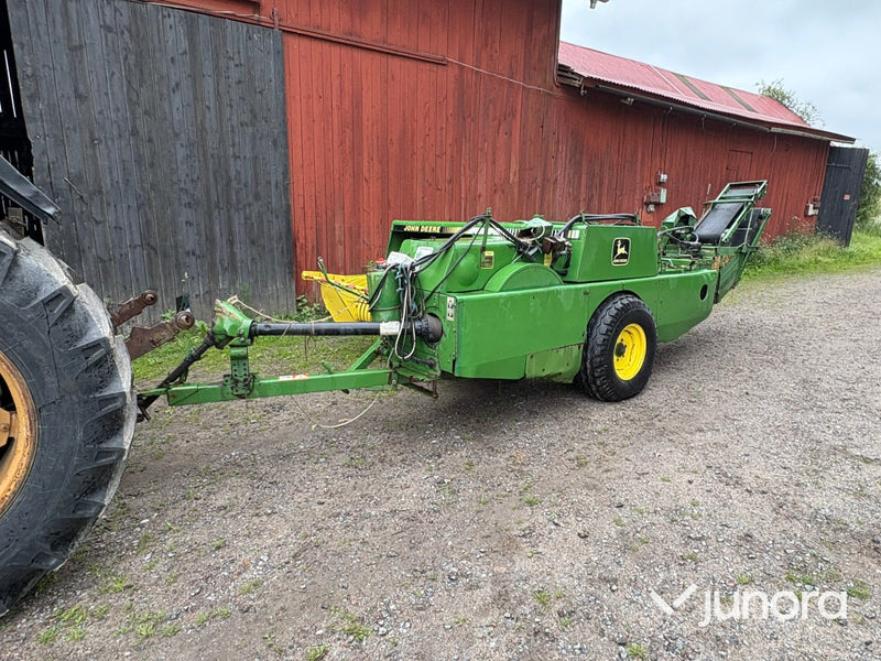 Hårdpress - John Deere 359, småbalar