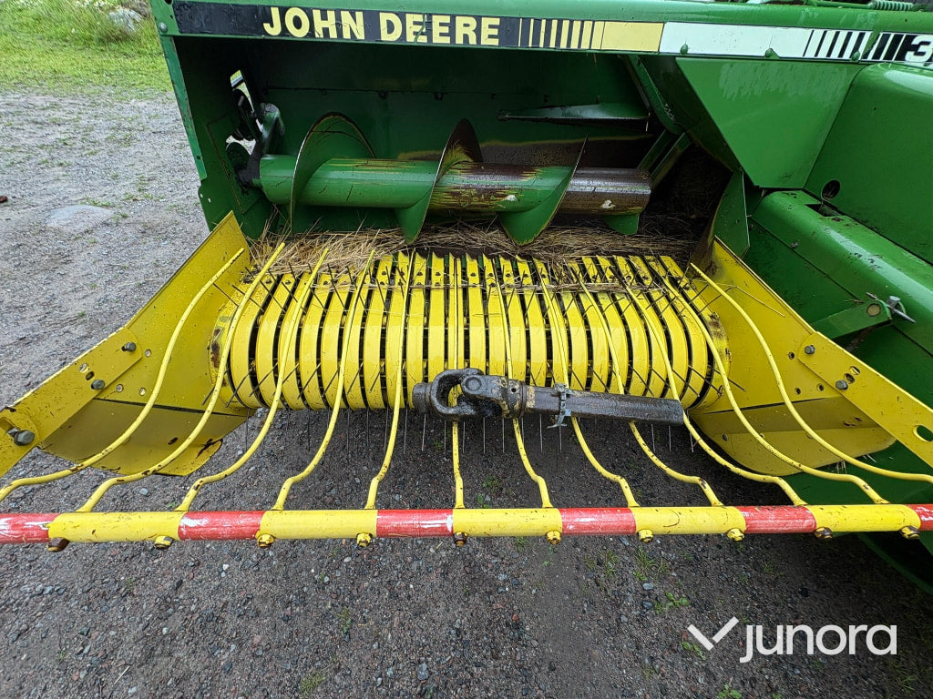 Hårdpress - John Deere, 359, Småbalar