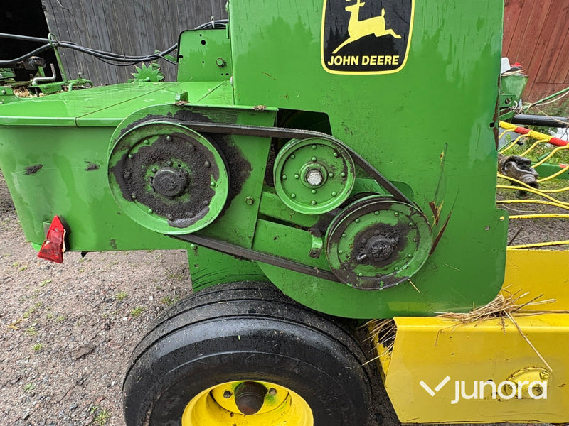 Hårdpress - John Deere 359, småbalar
