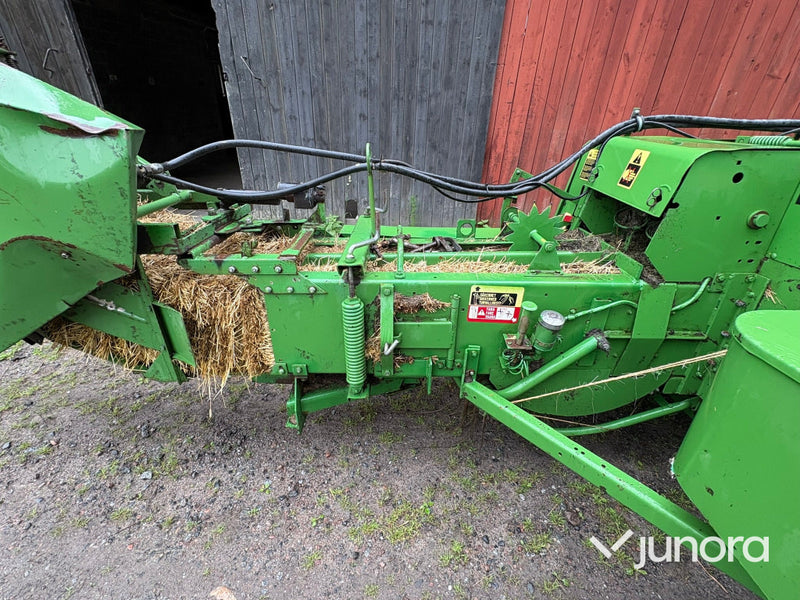 Hårdpress - John Deere 359, småbalar