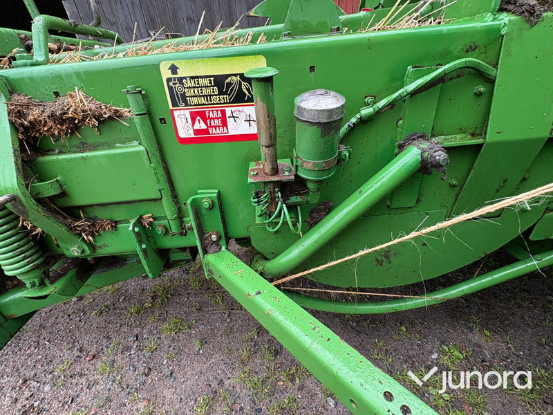 Hårdpress - John Deere 359, småbalar