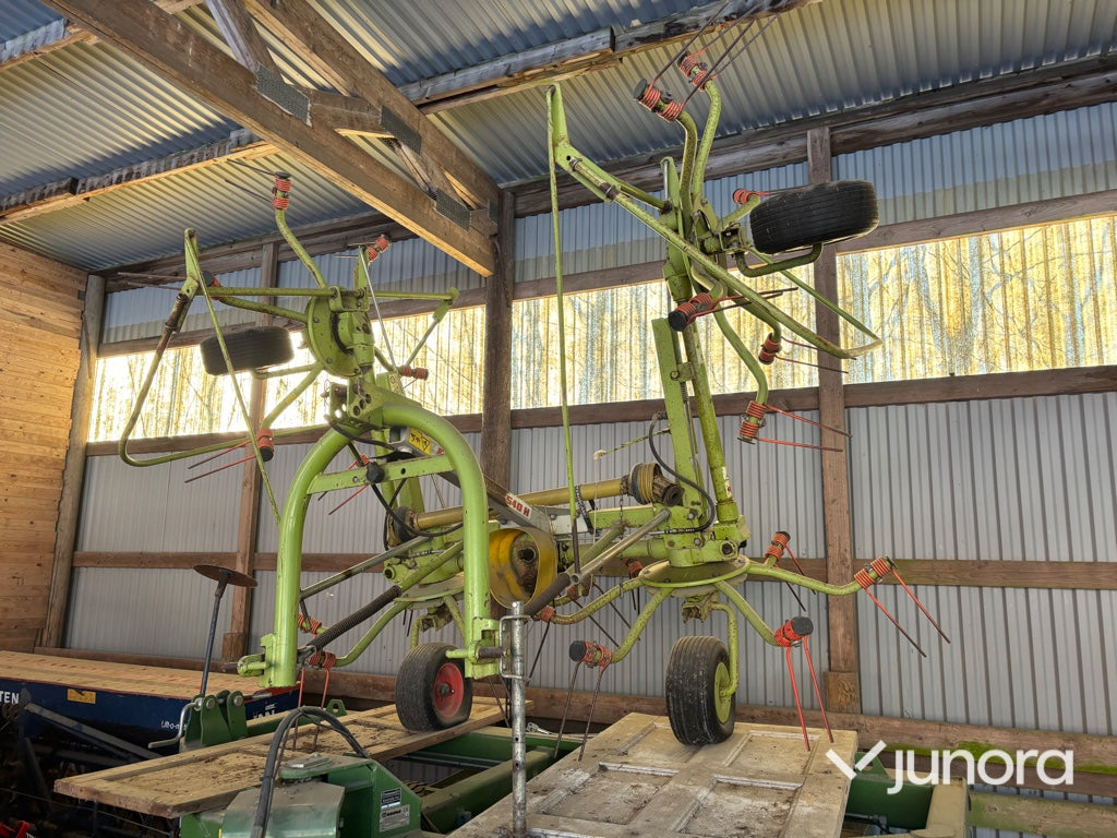 Hövändare - Claas Volto 540H