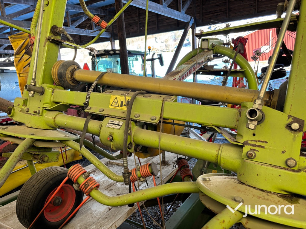 Hövändare - Claas Volto 540H