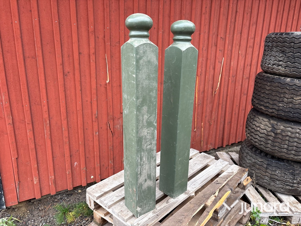 Trästolpar