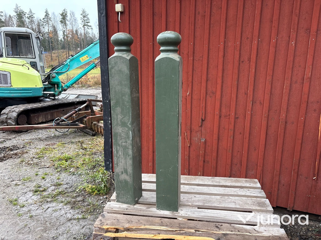Trästolpar