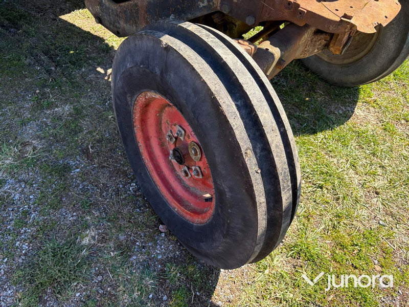 Traktor - Massey Ferguson, 65, Med lastare