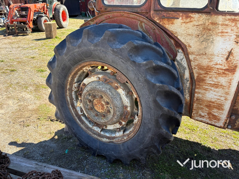 Traktor - Massey Ferguson, 65, Med lastare