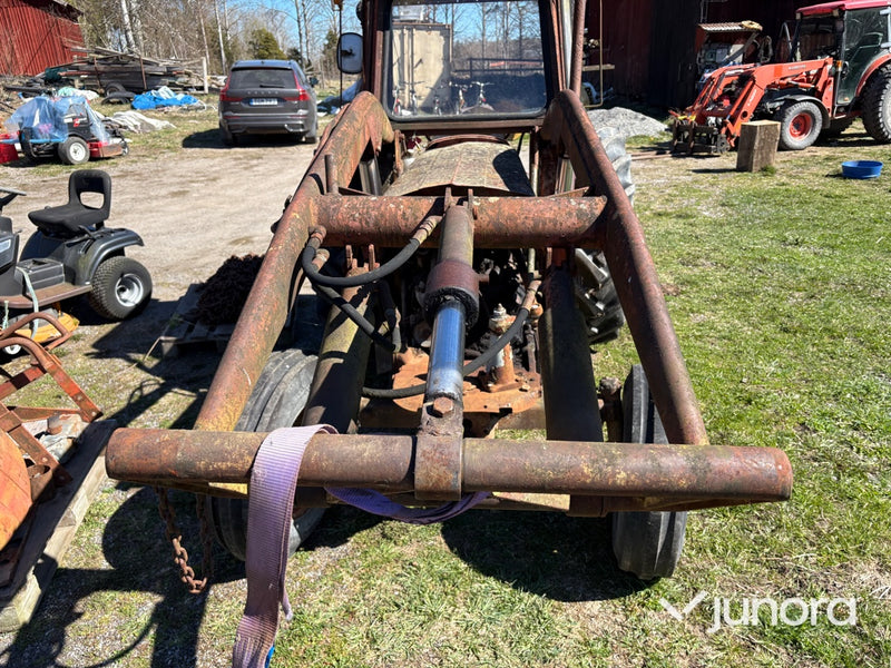 Traktor - Massey Ferguson, 65, Med lastare