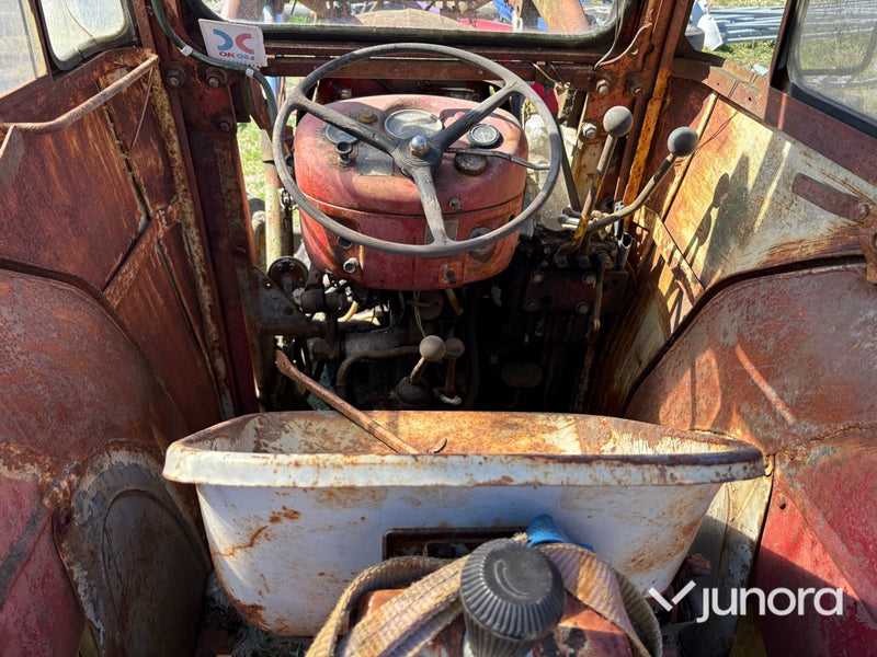 Traktor - Massey Ferguson, 65, Med lastare