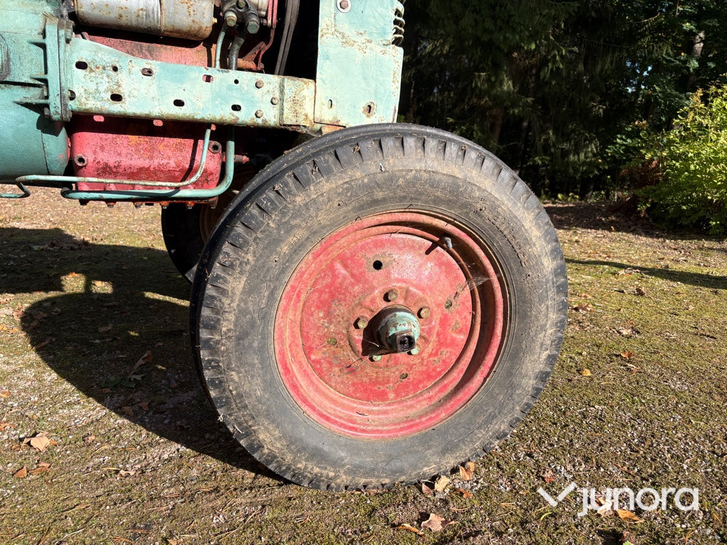 Veterantraktor Volvo BM Victor 230