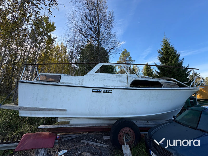 Renoveringsobjekt båt