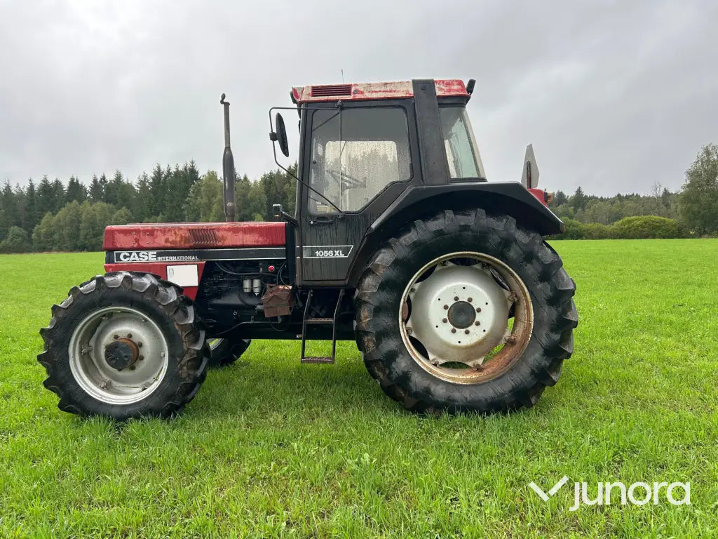 Traktor Case INT 1056 AXL