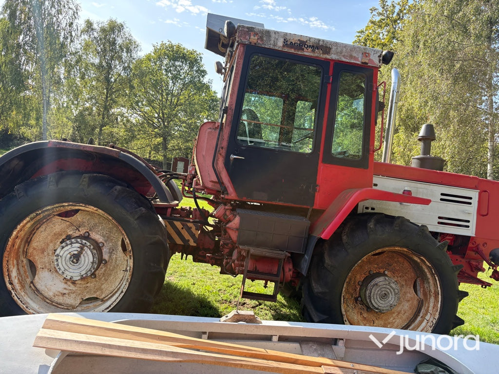Traktor Belarus T-150K