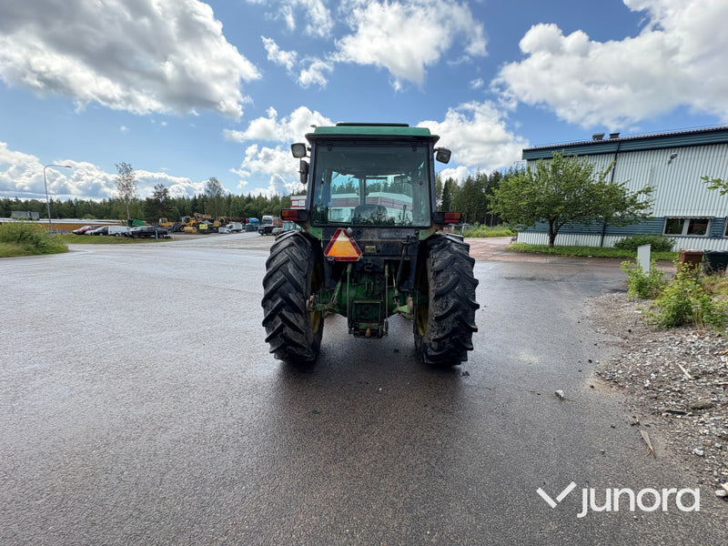 John Deere 2650
