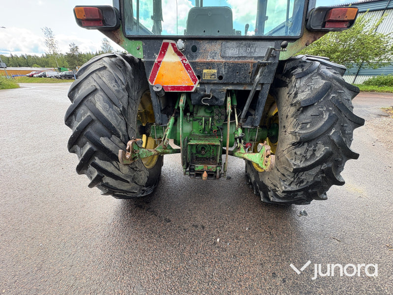 John Deere 2650