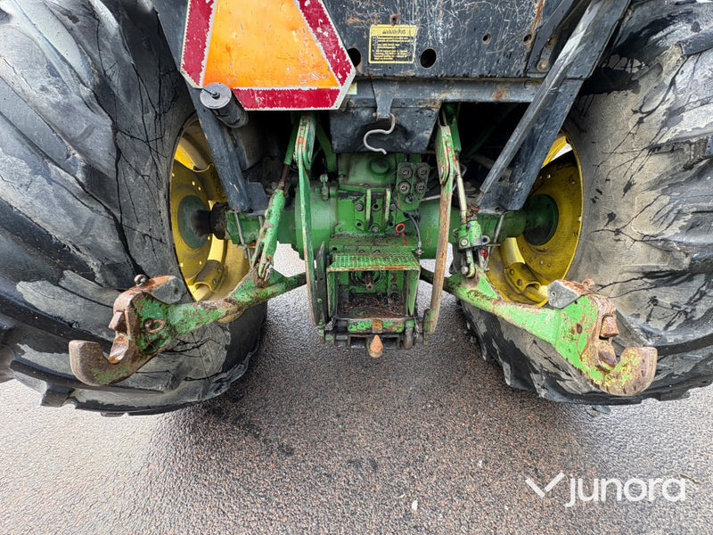 John Deere 2650