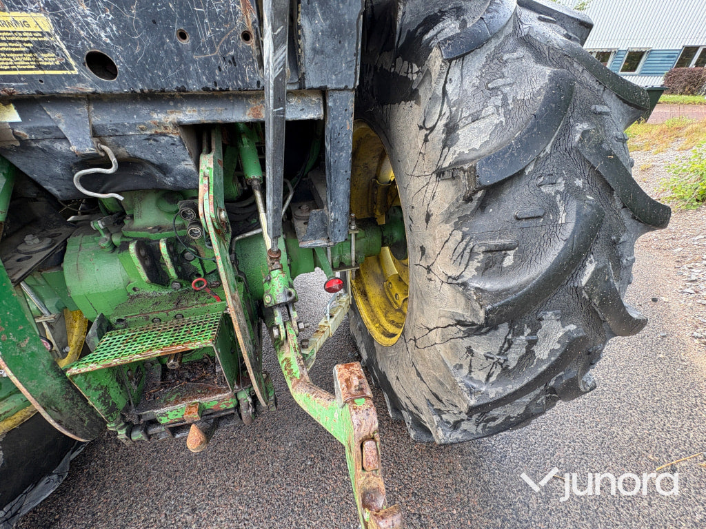 John Deere 2650
