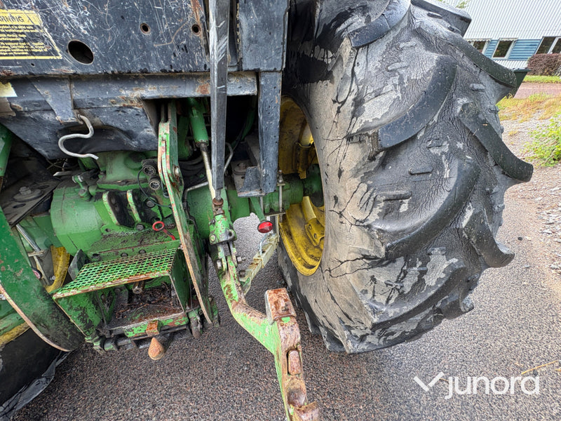 John Deere 2650