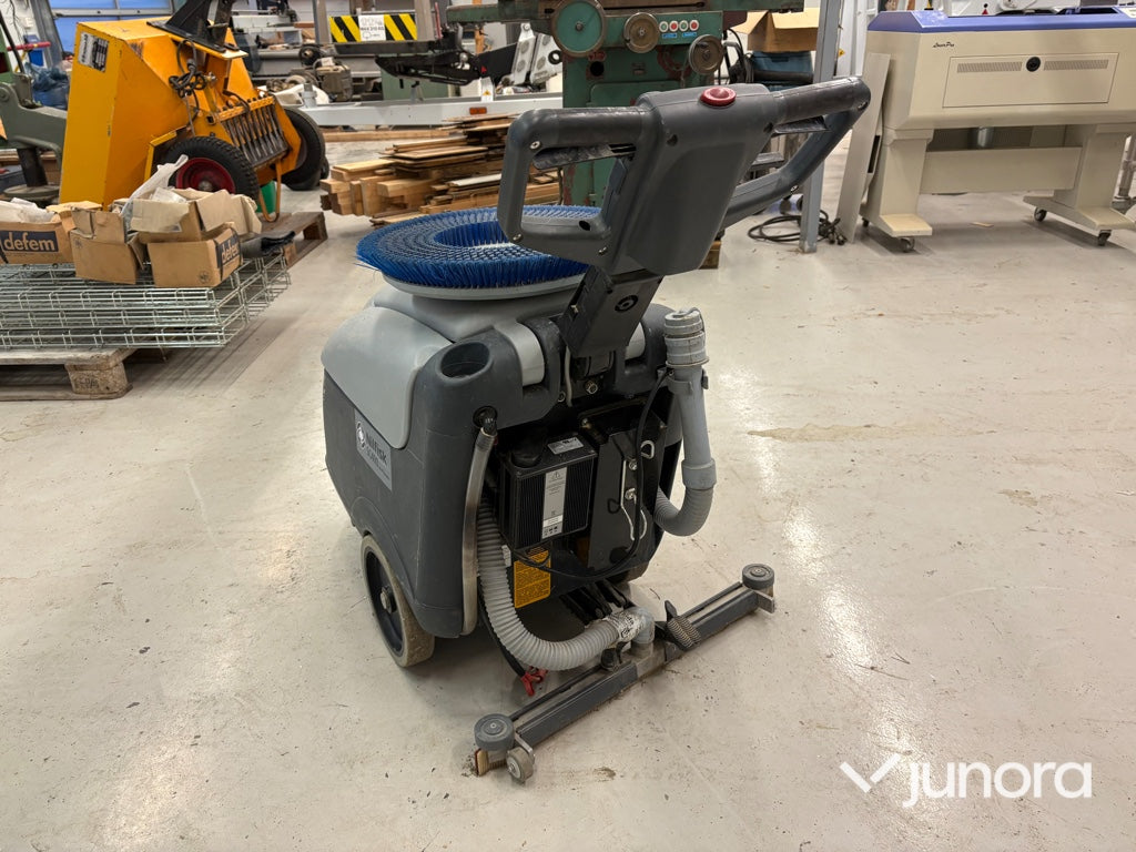 Skurmaskin - Nilfisk SC400