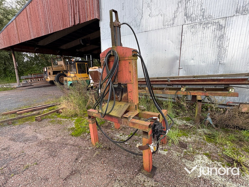 Vedklipp med transportband