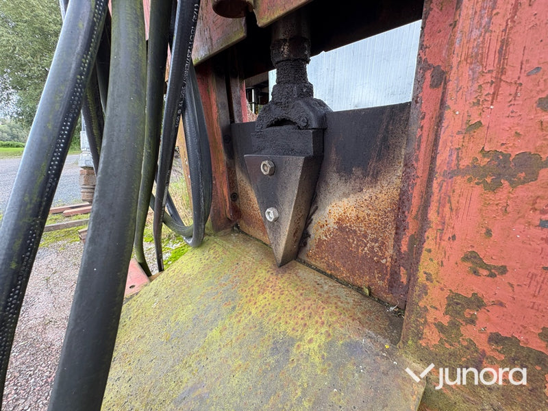 Vedklipp med transportband