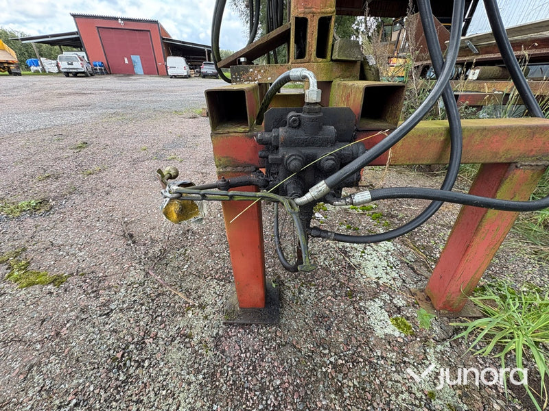 Vedklipp med transportband