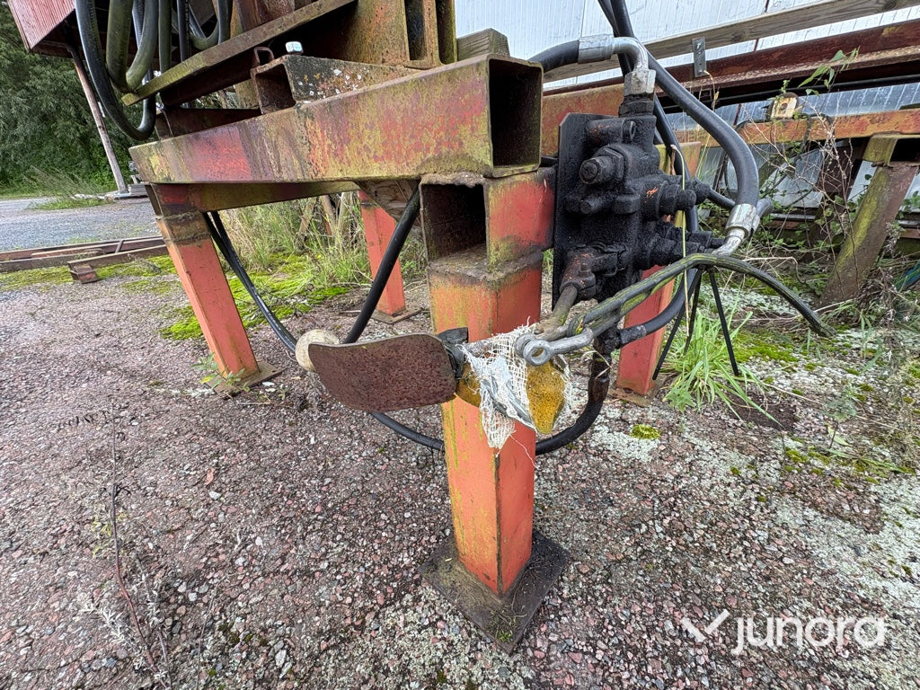 Vedklipp med transportband