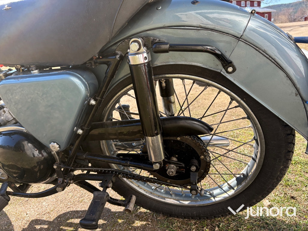 Veteranmotorcykel - Panther, 75