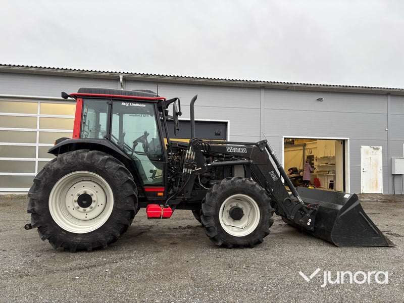 Traktor - Valtra A85-4 - 100 h - med frontlastare