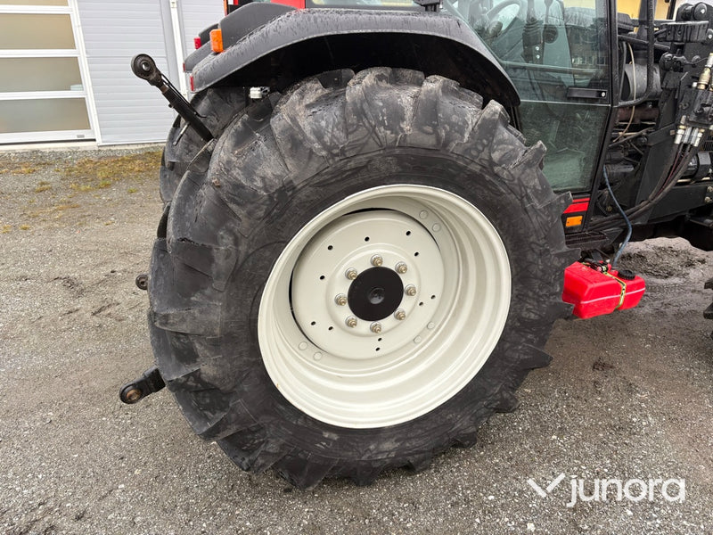 Traktor - Valtra A85-4 - 100 h - med frontlastare