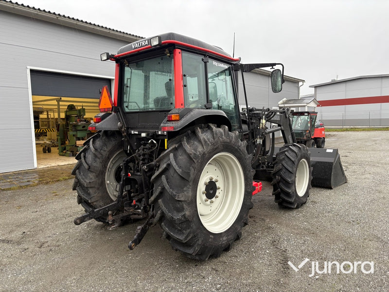 Traktor - Valtra A85-4 - 100 h - med frontlastare